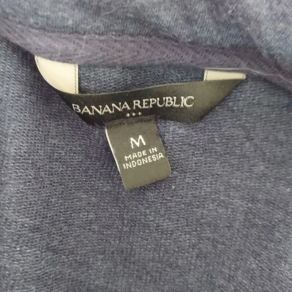 BR sweatshirt,  size medium,  blue